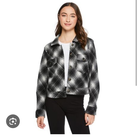 No Boundaries cropped shacket - Walmart - Picture 1 of 7